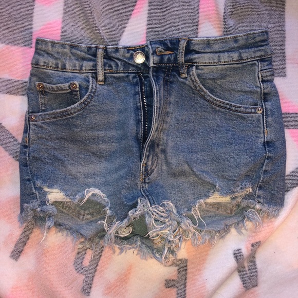 Zara Hi Rise Denim Shorts - Picture 2 of 4